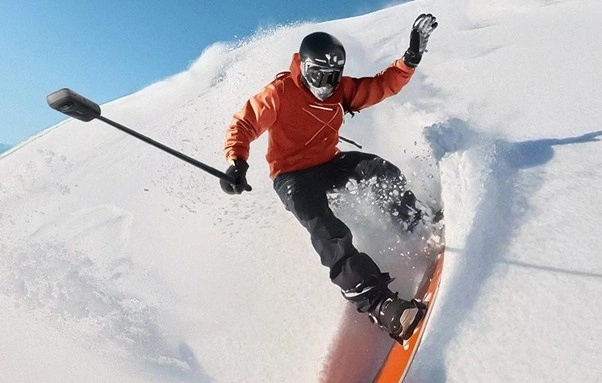 Insta360 X5 Snowboard Bundle – 8K 360° akciókamera snowboardosoknak - Image 2